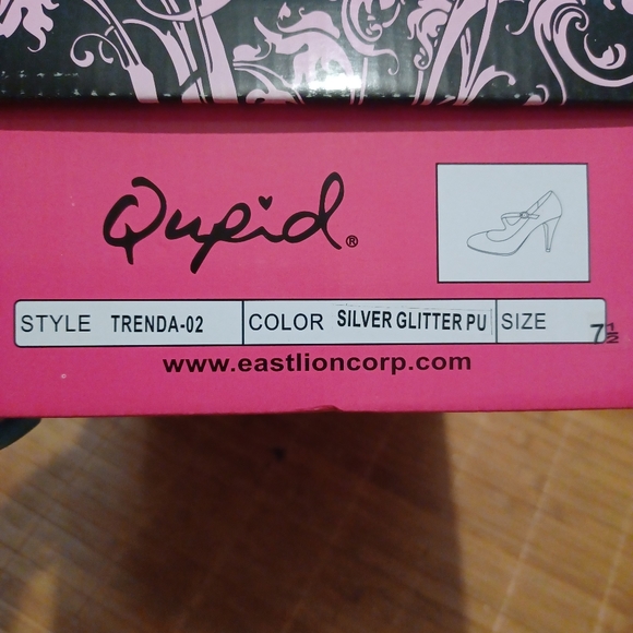 Silver sparkly heels size 7.5 - Picture 10 of 10